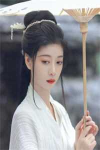 颁奖典礼，未婚夫拉小花上台官宣薛起林芝全本在线免费阅读